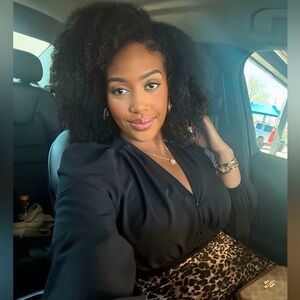 Meet your Posher, Aamia